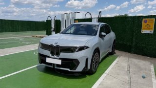 Trải nghiệm thực tế với BMW iX3: Hiệu suất ra sao?