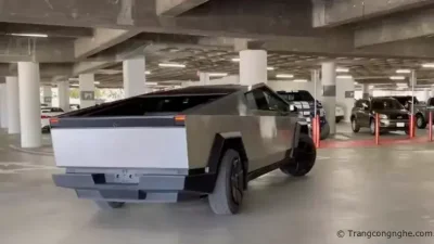 Cận cảnh hệ thống đánh lái bánh sau trên bán tải điện Tesla Cybertruck