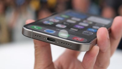 iPhone 15 có dùng được cáp sạc USB-C của Samsung, Huawei không?