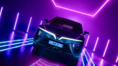 VinFast VF7 ra mắt, chốt giá từ 850 triệu, di chuyển tối đa 431 km, thuê pin 2,9 triệu đồng
