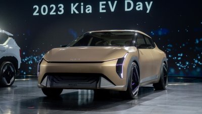 Sedan điện Kia EV4 lùi lịch lăn bánh sang 2025
