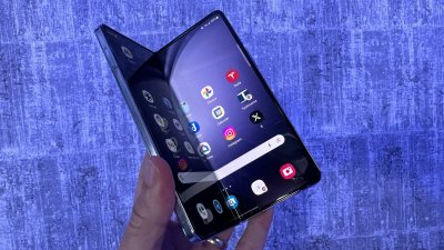 Màn hình gập Galaxy Z Fold 5 đạt chuẩn MIL-STD 810G của quân đội