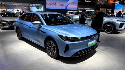 Hãng xe sắp vào Việt Nam hé lộ sedan điện mới: Ngang cỡ Toyota Camry hybrid, giá nhỉnh 400 triệu đồng