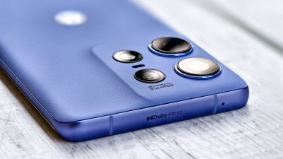 Cận cảnh Motorola Edge 50 Pro vừa ra mắt, màn hình cong 144 Hz, sạc nhanh 125W