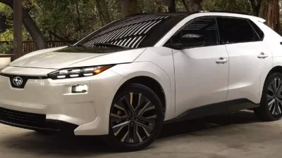 Tìm hiểu nhanh Subaru Solterra 2025: SUV điện đầu tiên của hãng