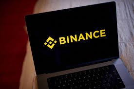 Binance tuyển dụng hai giám đốc tuân thủ từ Crypto.com