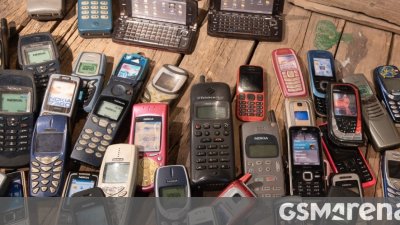 Nhiều người vẫn sử dụng điện thoại cơ bản trong thời đại smartphone