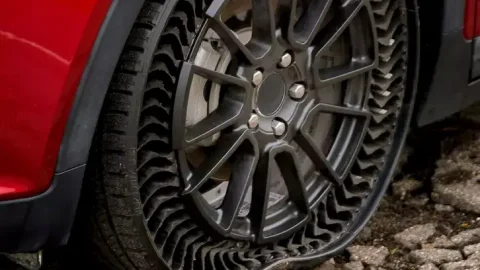 Michelin lần đầu tiên trình làng khái niệm lốp không hơi trên thế giới