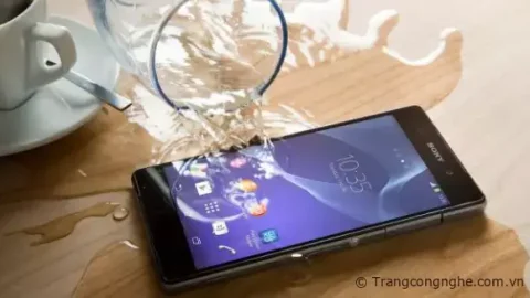 Kiểm tra chống nước cho smartphone Sony trong mùa mưa "thất thủ"