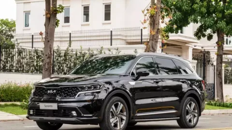 Kia Sorento 2023 tại Việt Nam: Nâng cấp tiện nghi, an toàn và màu nội thất mới