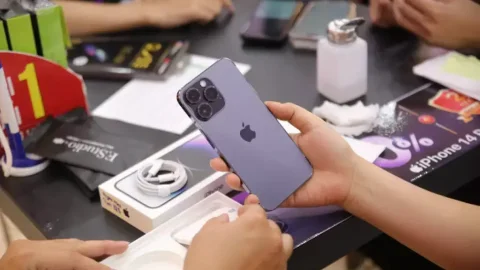 iPhone vẫn trong bảo hành nhưng bị Apple Việt Nam 'từ chối'