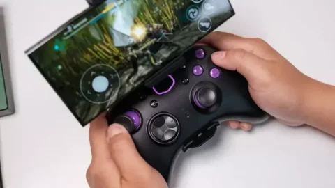 Đánh giá tay cầm Cooler Master Storm: Độ hoàn thiện tốt, tương thích với hệ điều hành Android, iOS và Windows.