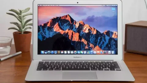 Đánh giá nhanh MacBook Air 2017: Có còn nên mua MacBook cũ thời điểm này không?