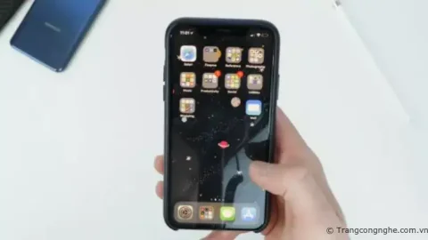Tạo khoảng trống trên màn hình Home iPhone khoe ảnh nền mà không cần Jailbreak