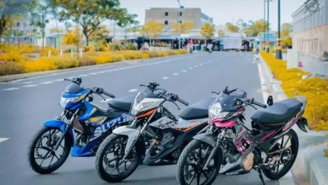Tam thần Hyper Underbone trang bị súng hạng nặng khoe dáng trên phố