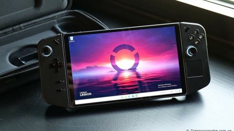 Lenovo Legion Go trình làng: Màn hình 8,8 inch 144Hz, chip AMD Ryzen Z1, giá 20,9 triệu