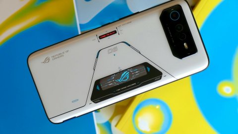 ASUS ROG Phone 8 Ultimate xuất hiện trên GeekBench với Snapdragon 8 Gen 3, 16GB RAM