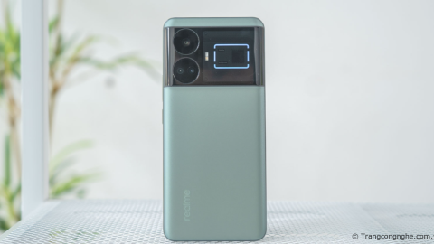 realme GT5 chính thức về Việt Nam: Snapdragon 8 Gen 2, màn hình OLED 144Hz, giá 11 triệu đồng