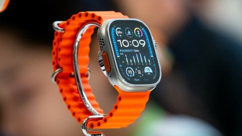 Apple Watch Ultra 2025 sẽ trang bị công nghệ màn hình MicroLED độc quyền của Apple