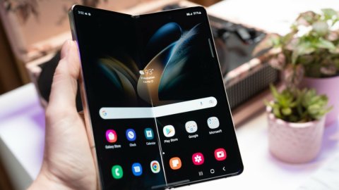 Samsung bác bỏ tin đồn về điện thoại màn hình gập giá rẻ