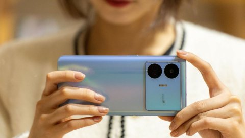 realme GT Neo 5 SE là điện thoại tầm trung mạnh nhất tháng 10/2023