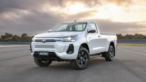 Toyota sắp thử nghiệm dịch vụ Taxi và giao hàng với xe bán tải chạy điện