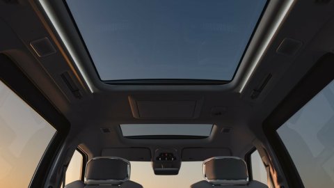 Volvo công bố nội thất mẫu MPV Volvo EM90 trước ngày ra mắt 12/11