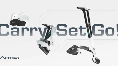 Cận cảnh xe scooter điện gấp gọn Arma Carry Set Go với cân nặng chỉ 4,5 kg