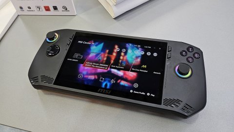 CES 2024: MSI Claw ra mắt, handheld PC đầu tiên trang bị Intel Core Ultra