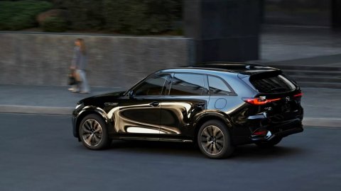 Mazda CX-70 2025 ra mắt, tùy chọn động cơ tăng áp 3,3 lít hoặc PHEV 2,2 lít