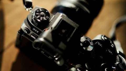 Nikon, Sony và Canon hợp tác phát triển chữ ký số nhằm chống lại deepfake