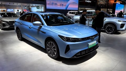 Hãng xe sắp vào Việt Nam hé lộ sedan điện mới: Ngang cỡ Toyota Camry hybrid, giá nhỉnh 400 triệu đồng