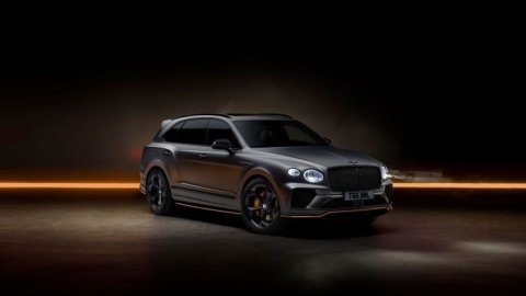 Bentley Bentayga S Black Edition ra mắt, 2 phiên bản động cơ, công suất tối đa 550 mã lực