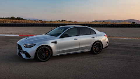 Có thể đặt trước Mercedes-AMG C 63 S E Performance tại Việt Nam với giá 4,9 tỷ