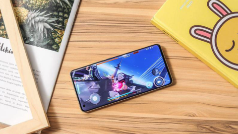 Trên tay iQOO 5 Pro: Sạc nhanh 120W, Snapdragon 865, 3 camera sau 50MP