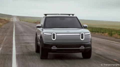 Xe điện Rivian R2 có thể được trang bị cổng sạc ngay sau nghế lái ?
