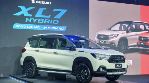 Suzuki giới thiệu XL7 Hybrid mới giá bán lẻ đề xuất 599,9 triệu đồng