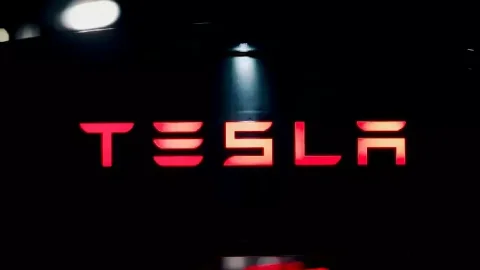 Tesla ký hợp đồng 4,3 tỷ USD với LG Energy Solution để giảm phụ thuộc vào CATL