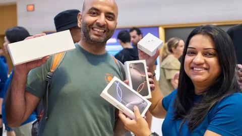 iPhone 13 với iPhone 15 Plus: Model nào đáng tiền hơn năm 2026?