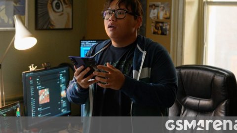 Samsung hợp tác với Spider-Man để quảng bá smartphone gập