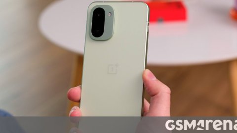 OnePlus ra mắt 15R với tùy chọn RAM lớn hơn giữa cơn khủng hoảng bộ nhớ