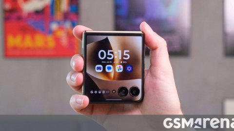 Đánh giá Motorola Razr 70 Ultra: Thiết kế quen thuộc với nâng cấp nhẹ