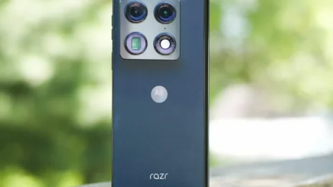Đánh giá Motorola Razr Fold: chiếc smartphone gập ấn tượng