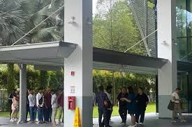 Hơn 100 lao động nhập cư tập trung tại văn phòng Bộ Lao động Singapore đòi lương chưa trả