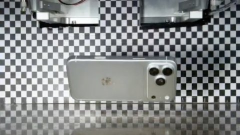 iPhone 18 Pro lộ diện qua bài kiểm tra rơi