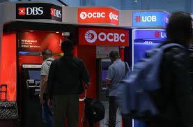 Cổ phiếu ngân hàng Singapore đạt đỉnh mới nhờ dòng vốn tổ chức
