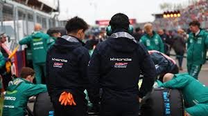 Honda ra mắt động cơ mới trong ngày quay phim của Aston Martin