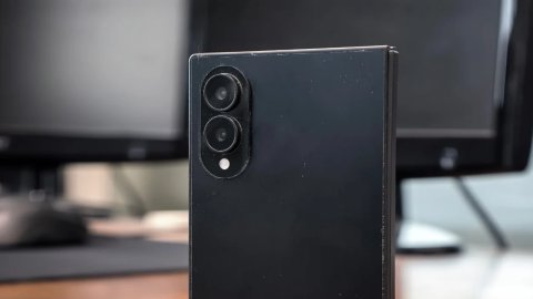 Rò rỉ hình ảnh mẫu Galaxy Z Fold8 với màu đen