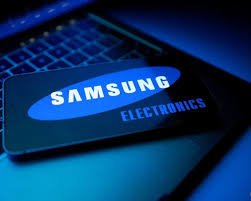 Samsung ra mắt điện thoại gập mới với giá tăng do chi phí chip tăng