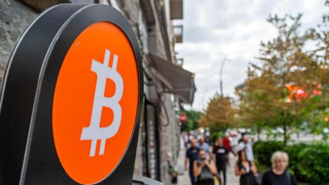 Bitcoin tăng vọt hơn 25% nhờ động thái từ Washington